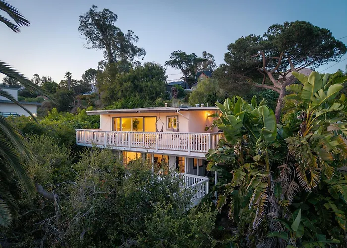 3Br Ocean-View Beach House | Two Decks + Bbq