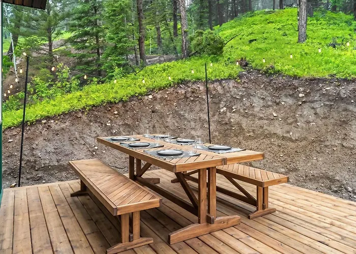 The Ravenswood Mountain Escape In Crowsnest Pass