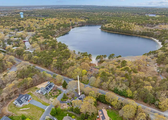 Walk To Big Sandy Pond Cape Escape