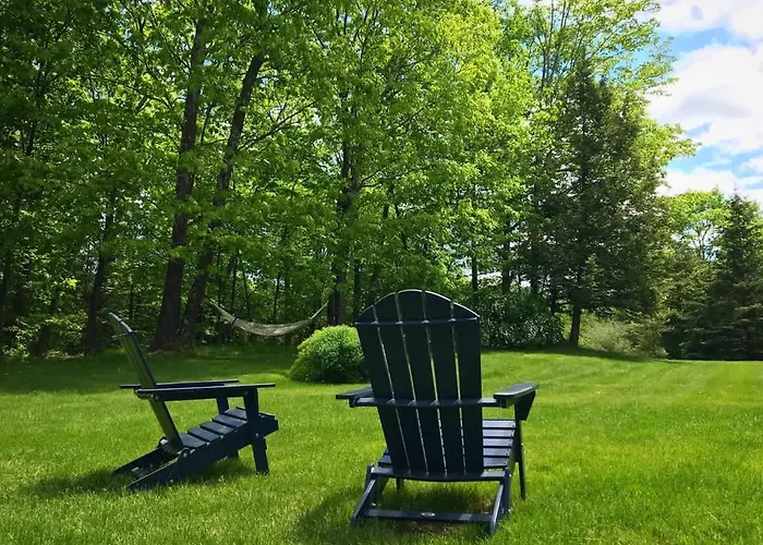 Deerhaven Lane House- Luxury Home With Pool