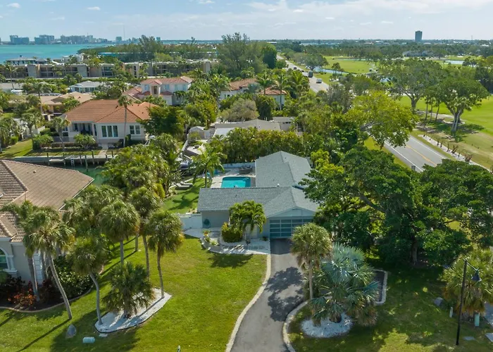 Waterfront Oasis - Private Heated Pool, Fire Pit & Gourmet Kitchen - Near Beach!