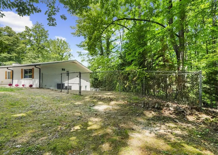 Lake Lanier Lake House With Private Dock Hot Tub Pet-Friendly Game Room