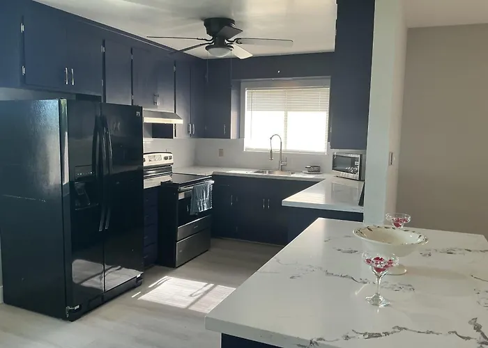 Large Hayward Retreat W Huge Backyard And Bay Views