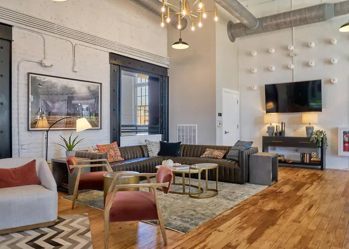 Stylishvcozy 2Bd Apt Near Dt Clayton Pool Gym