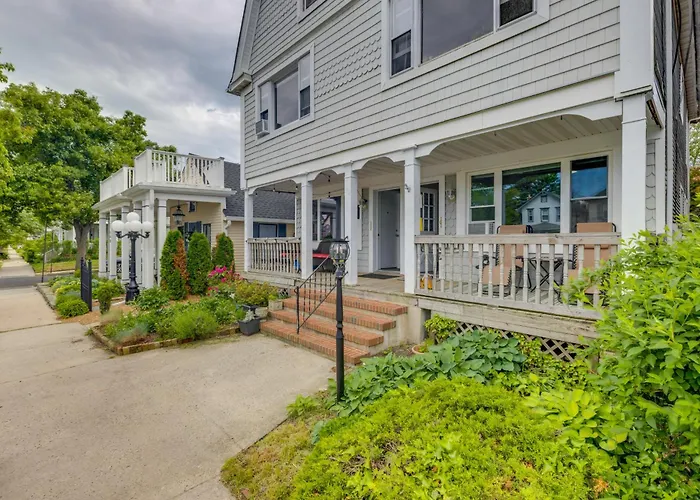 Walk To Beach & Dining: Asbury-Ocean Grove Apt