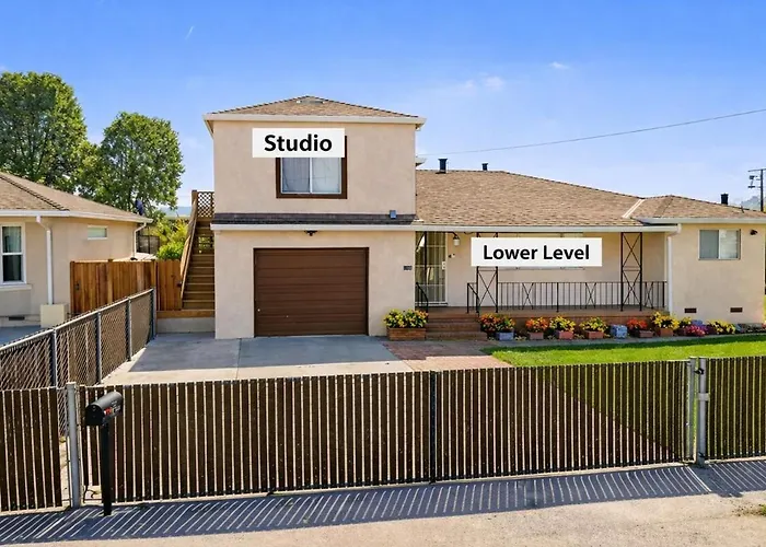 Hayward Studio With Views Of The Bay