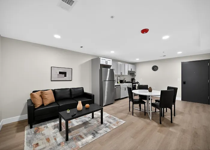 Sleek 2Br Apartment In Prime Location