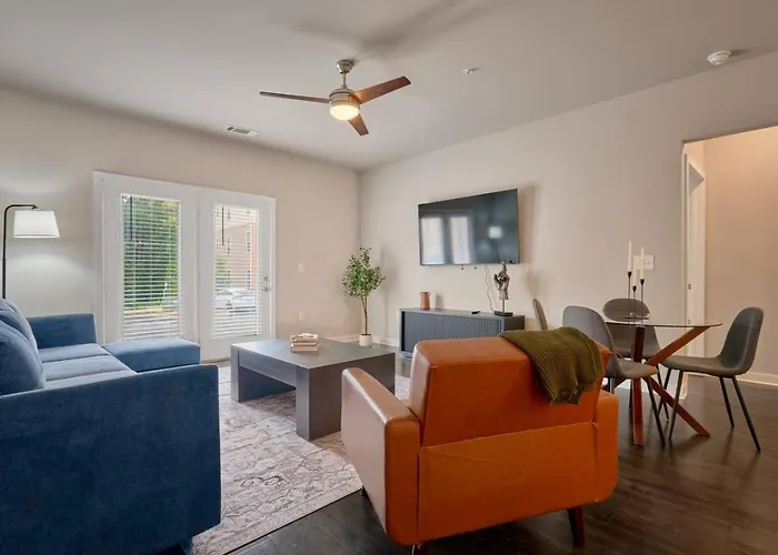 3Bd Sanctuary Stones Throw From Dt Clayton