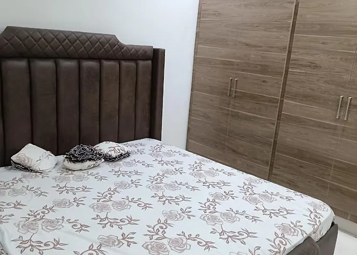 2 Bed 1 Living 1 Kitchen In Heart Of City Close To Busstand