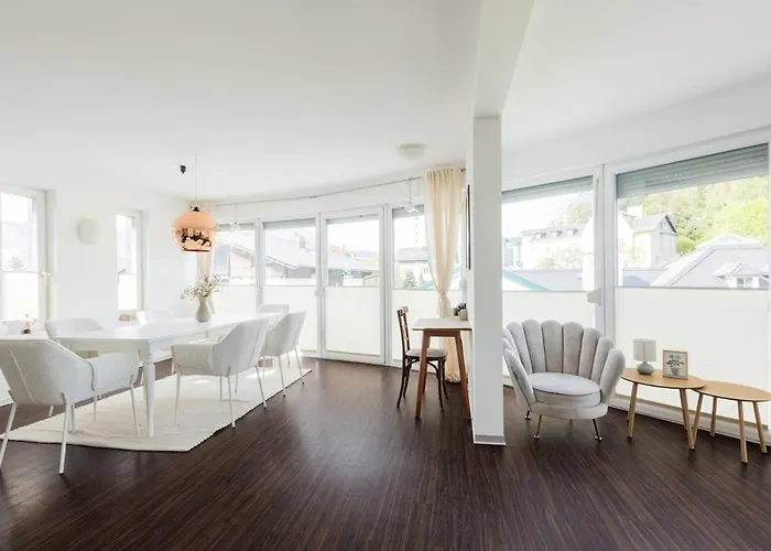 Helles Penthouse mit Dachterrasse&Bergblick