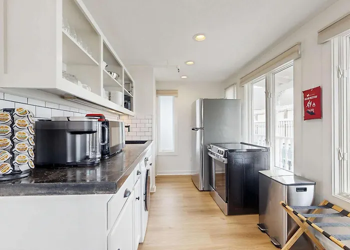 Cozy Downtown Studio - Walk To Ferry & Town