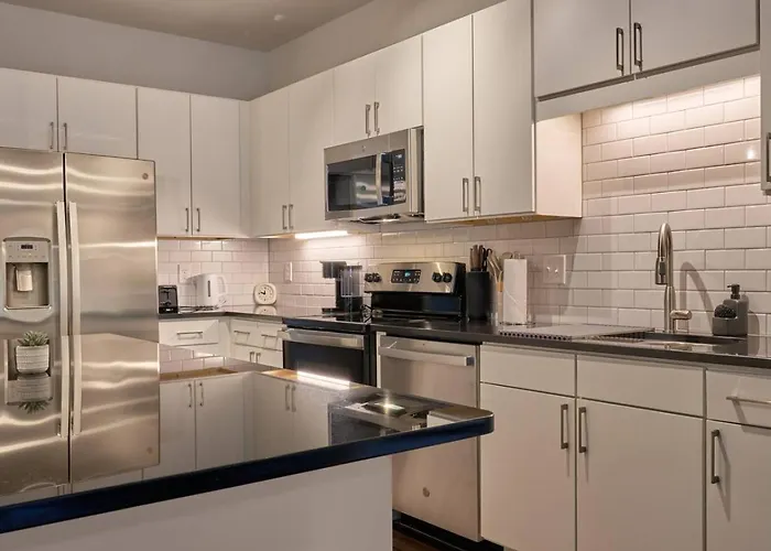 2Bd Haven Steps From Dt Clayton