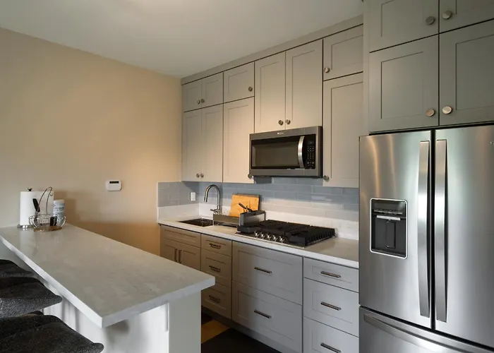 Pets Welcome! Simi Valley Home W/ Mtn & City View