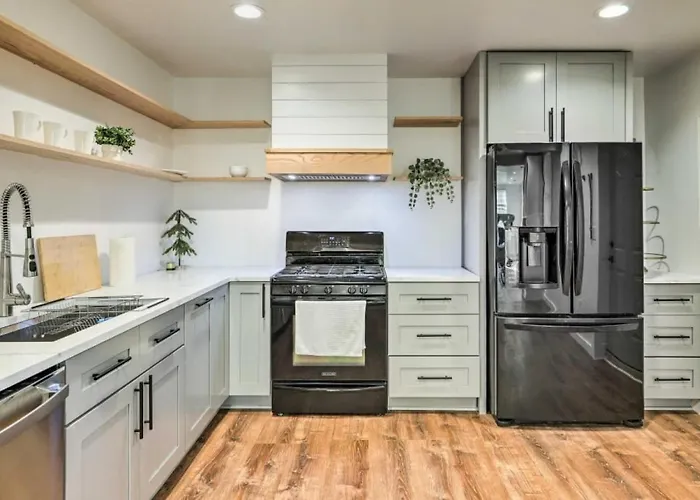 Peachtree City Apartment Near Lake Kedron