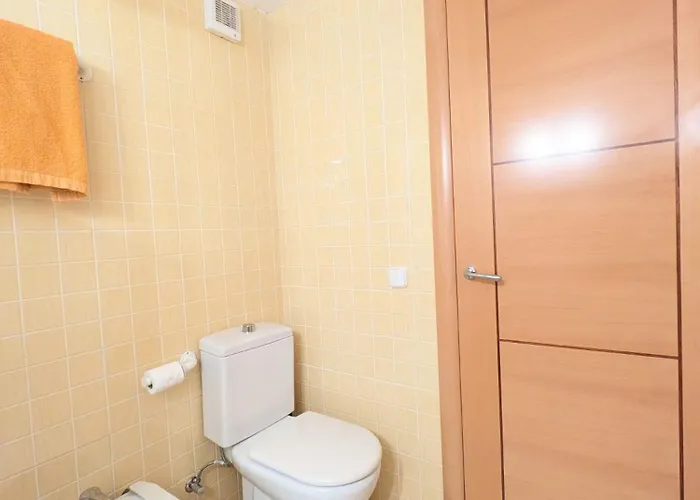 Beachside Apartment With Private Parking & Nature Views