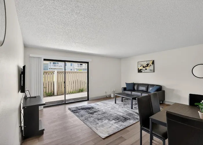 Modern 1-Bedroom Apartment In Lenexa