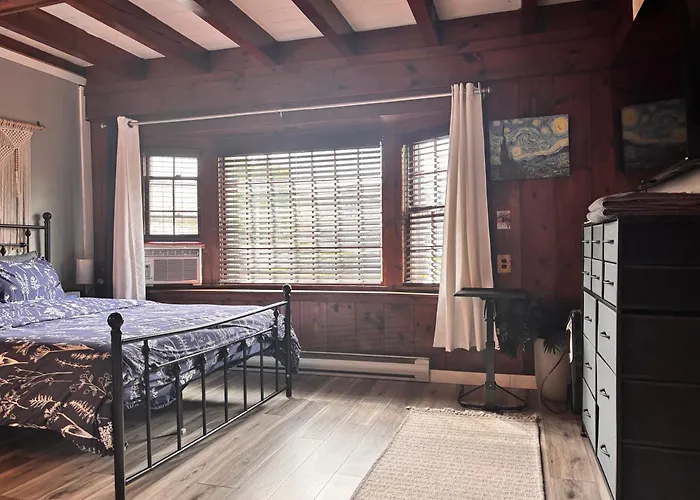 Quirky, Bright, Spacious Room In Beautiful Gloucester