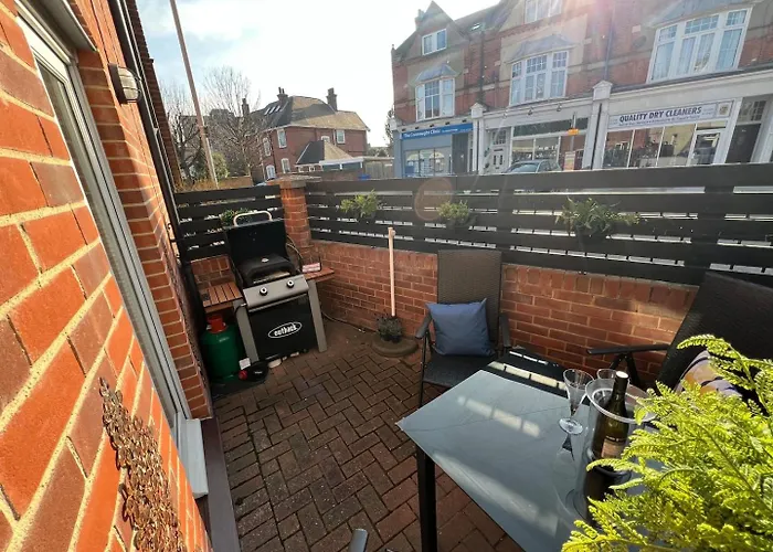 Frinton Beach Escape Patio, Bbq & Garden