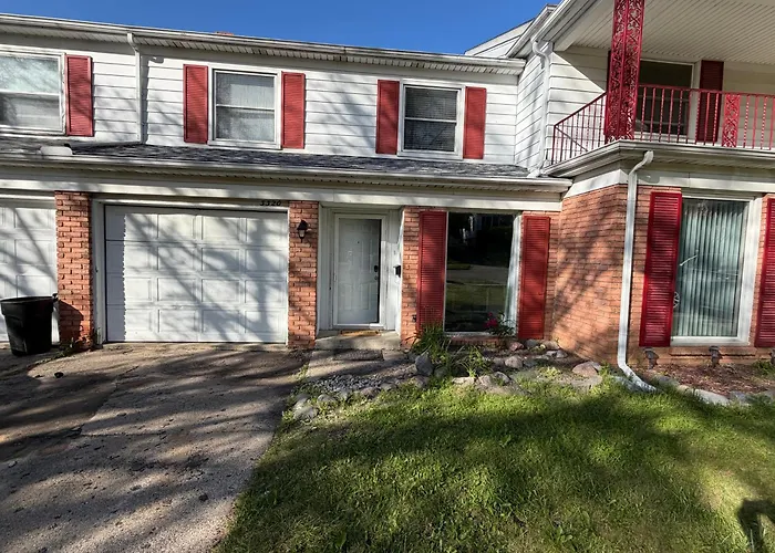 3Br Townhouse Perfect For Traveling Professionals
