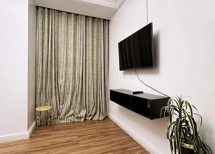 House IX Hotel And Service Apartment