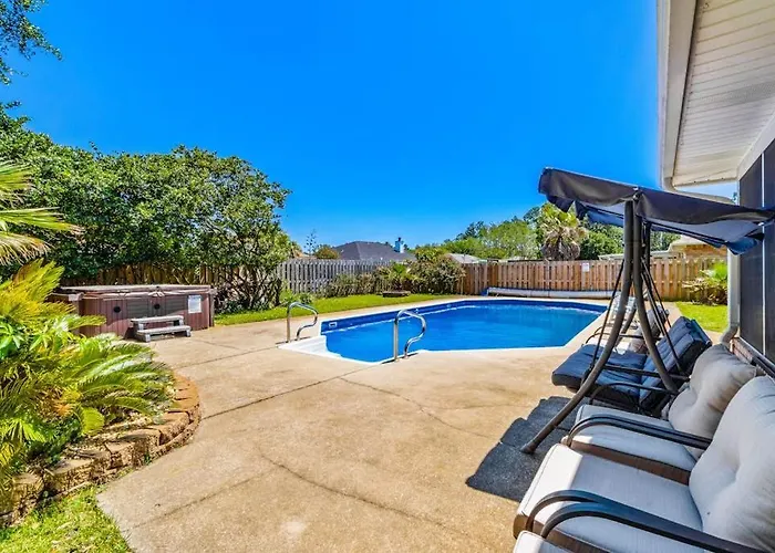 Inviting Dog-Friendly Home With Pool Hot Tub Enclosed Yard & Wd