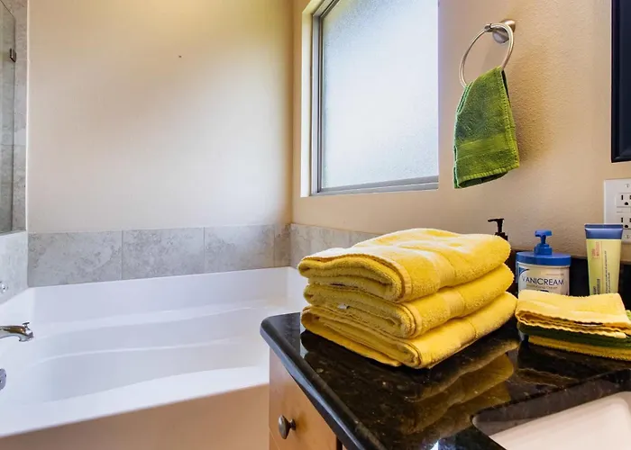Bright Beachside Living Close To Pensacola Beach