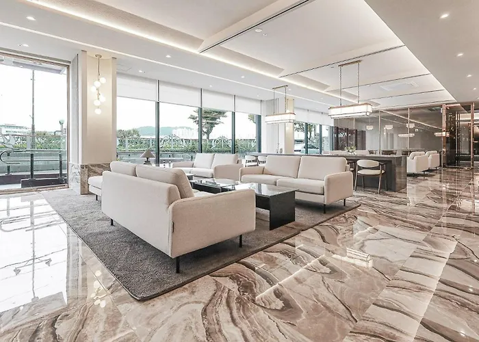 Almond Hotel