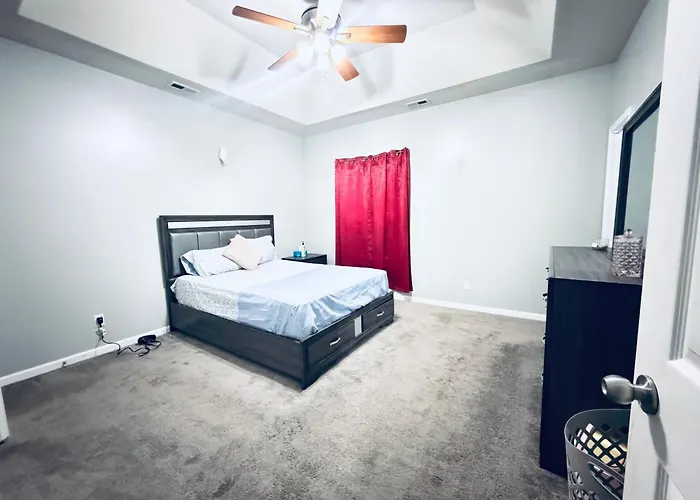 A Cozy 2 Bedroom 2 Full Bathroom Home
