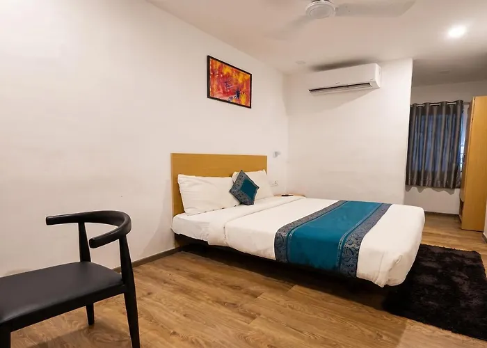 Hotel A P S Townhouse