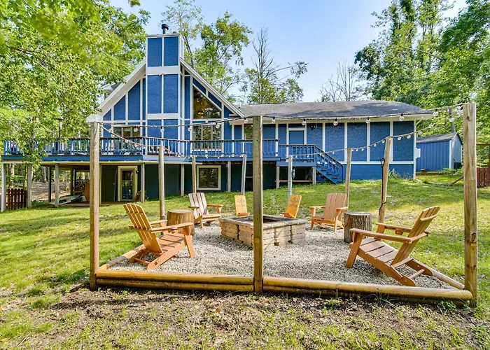 'The Blue Goose Chalet': Your Cozy Up North Escape