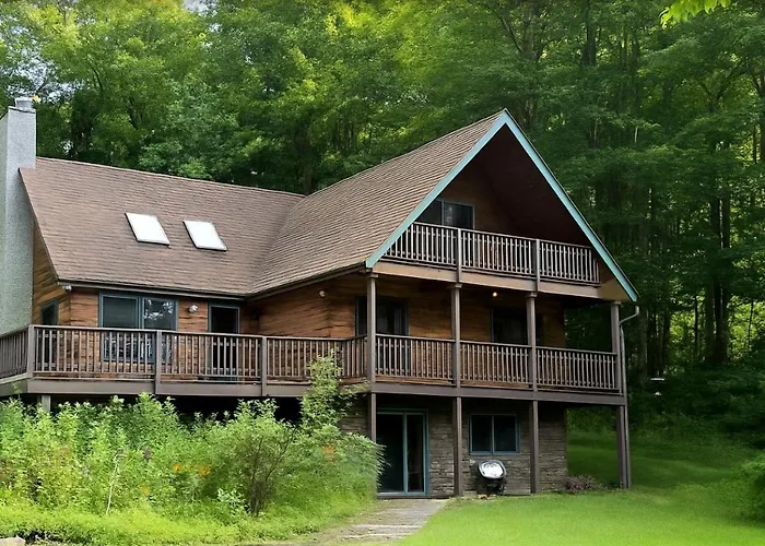 Family Friendly Cottage Complex For Glamping In Pennsylvania