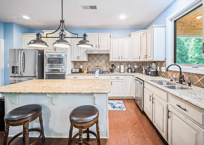 The Blue Crown Manor At Concord Estates