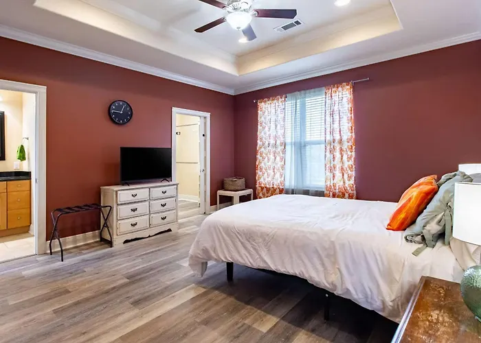 Bright Beachside Living Close To Pensacola Beach