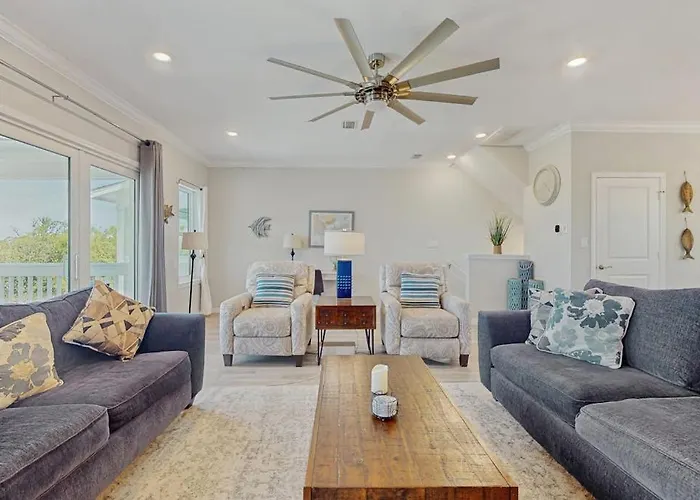 Airy Townhouse With Pool Hot Tub Central Ac & Washerdryer - Dog-Friendly