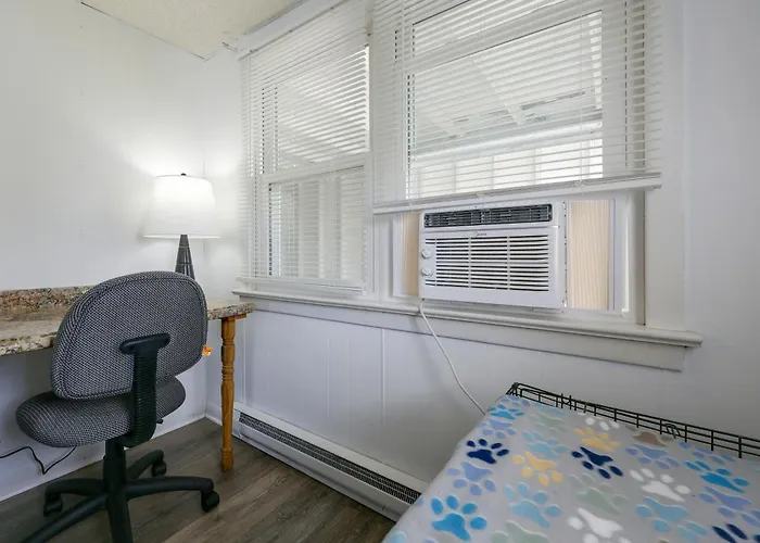 Walk To Parks & Dining: Williamsport Family Home