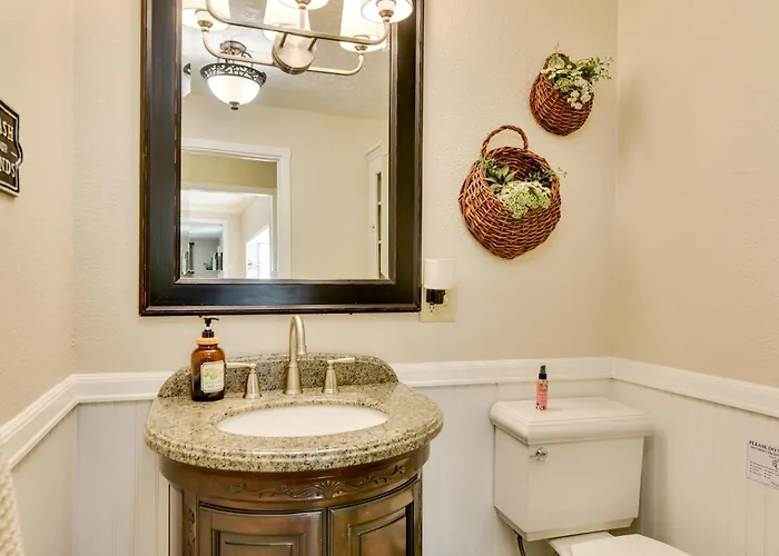 Luxe Home & Glamping W/ Pond In Oregon City!