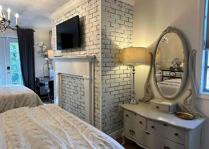 La Maison Musique, 9 Beds,French Pool Villa, Pets