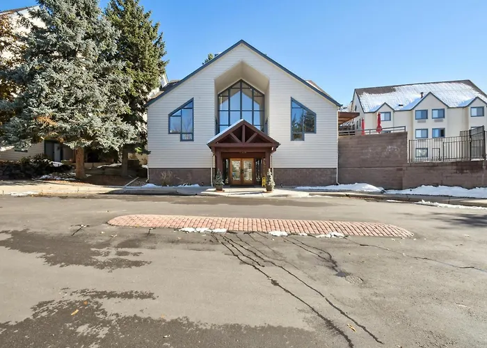 Code & Comfort | 2Br Dtc Retreat | Pool + Home Office | Greenwood Village