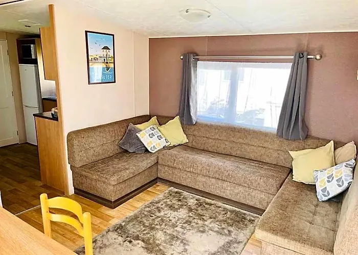 4 Bedroom Holiday Home In Seasalter Whitstable