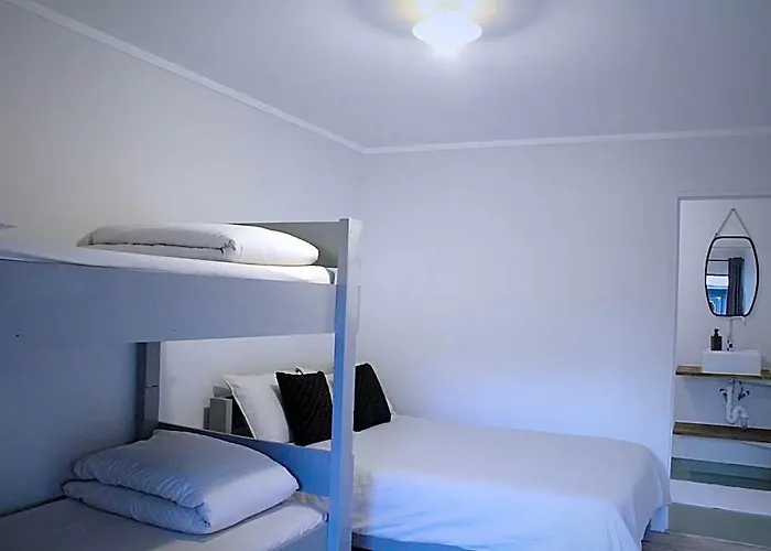 Hugo & Carters Backpackers & Motel