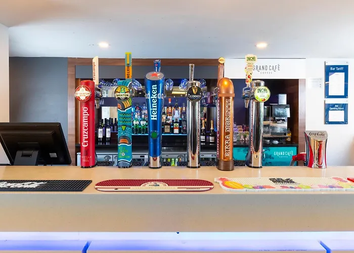 Holiday Inn Express Milton Keynes By Ihg