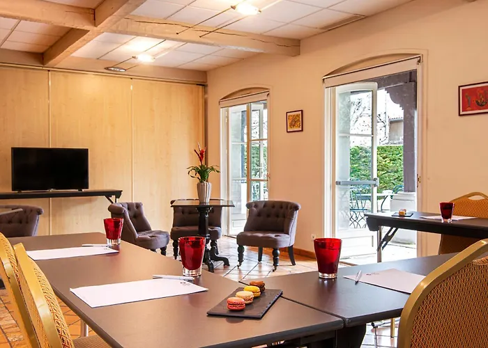 Best Western Plus Le Donjon - Cœur de La Cité Médiévale
