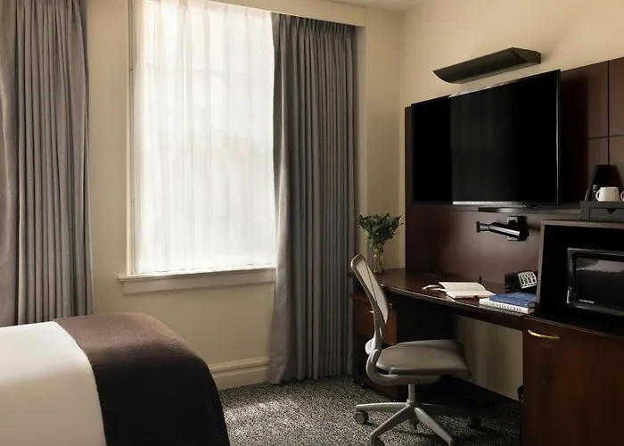 Club Quarters Hotel Downtown, Houston