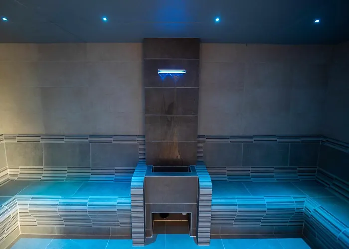 Lancaster House Hotel