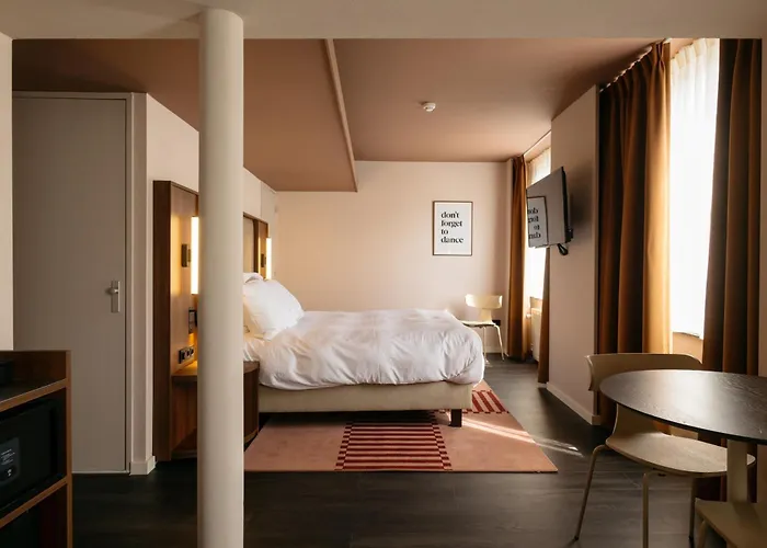 Hotel Vrythof - Just A Room - Digital Check-In, Key By Email Or Sms