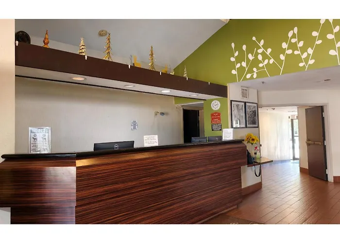 The Douillet By Demeure Hotels