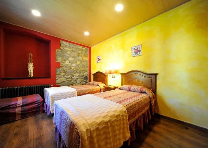 Hotel y Hostal Vall d Aneu