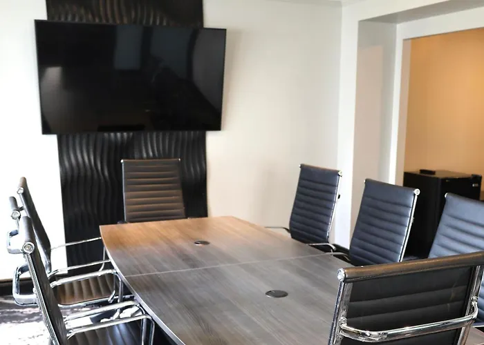 Travelodge By Wyndham Quebec City Hotel & Convention Centre