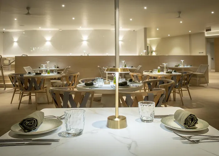 Doubletree By Hilton Cairns