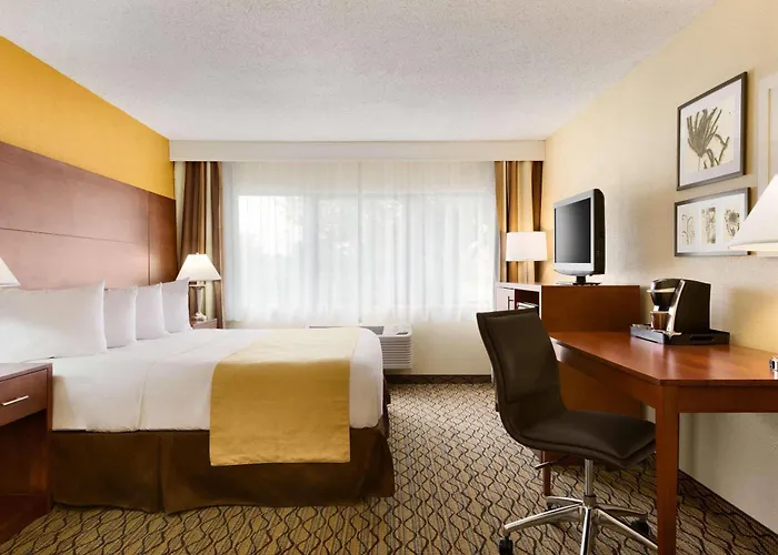 Country Inn & Suites By Radisson, Mishawaka - South Bend